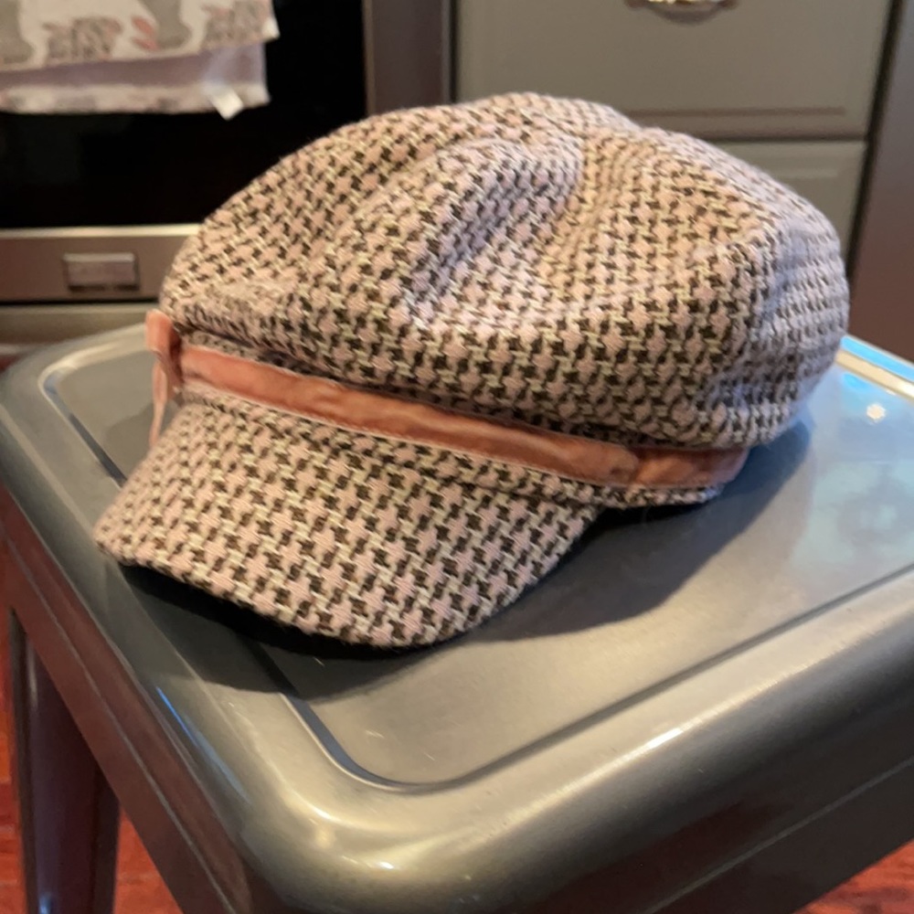 Women’s hat - Picture 3 of 7